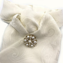 Load image into Gallery viewer, Round Pearl & Crystal Pin