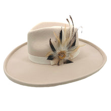 Load image into Gallery viewer, Rich Cream Fedora
