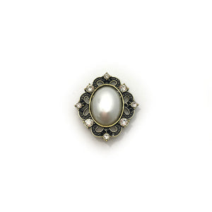 Small Oval Pearl Pin